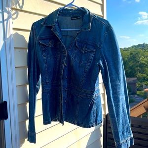 DKNY Jeans brand denim jacket. Slightly used. In EXCELLENT condition!